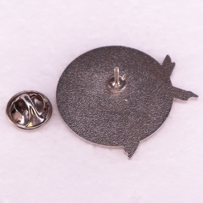 Eternal Faith Cross Brooch: A Graceful Emblem of Prayer and Resilience