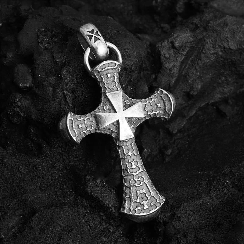925 Sterling Silver Classic & Vintage Crucifix Necklace: Blending Historical Aesthetics with Modern Craftsmanship