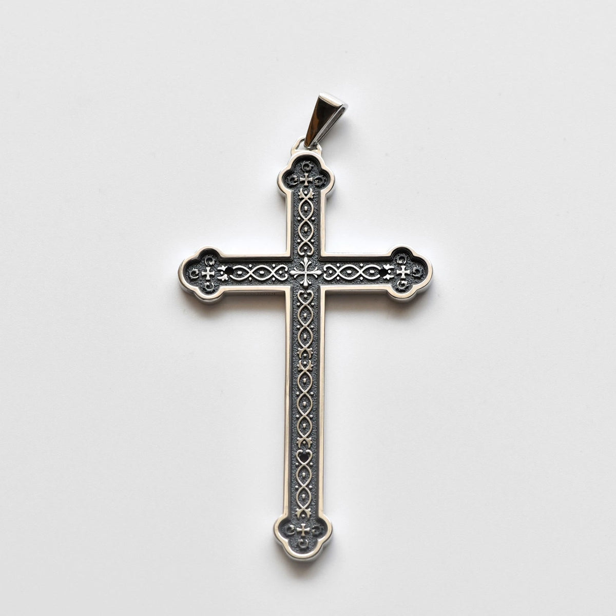 Retro Sterling Silver Amulet INRI Cross Pendant Necklace: A Emblem of Grace
