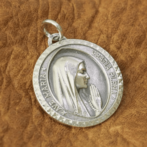Graceful Virgin Mary Pendant Necklace in 925 Sterling Silver for Daily Devotion