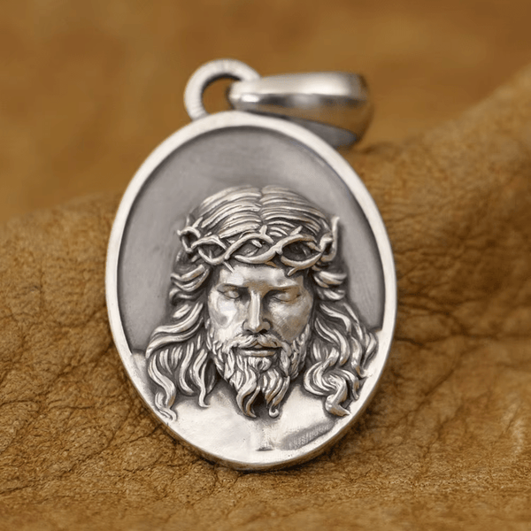 925 Silver Crown of Thorns Jesus Medal Necklace: A Reminder of His Sacrifice