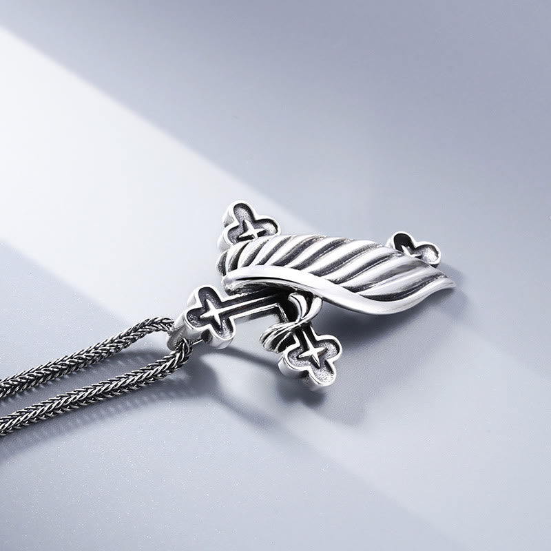 Retro - Styled Sterling Silver Wing Cross Pendant: A Nostalgic Sign of Faith