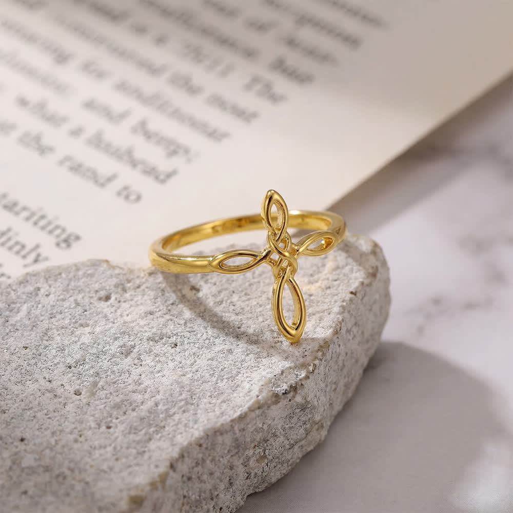 Celtic Knot Cross Devotional Ring: Emblem of Eternal Faith & Divine Connection