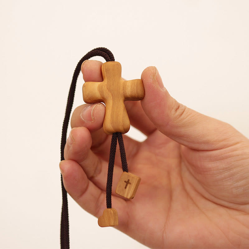 Refined Olive Wood Cross Pendant Necklace with Engraved Details: An Emblem of Unwavering Devotion