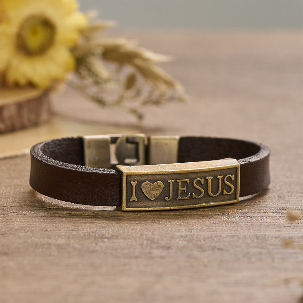 Classic Devotion Heart Jesus Letter Wrist Bracelet: Personalized Emblem of Abiding Divine Tenderness