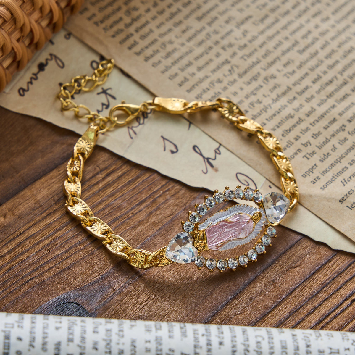 Heart Crystal Frame Our Lady of Guadalupe Oval Charm Curb Chain Bracelet: Personalized Emblem of Steadfast Heavenly Faith